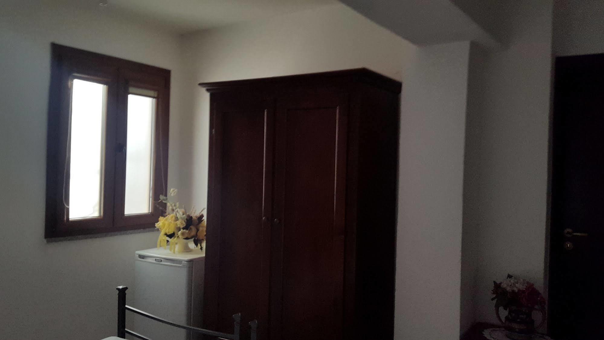 Affittacamere Peonia Oliena Dış mekan fotoğraf