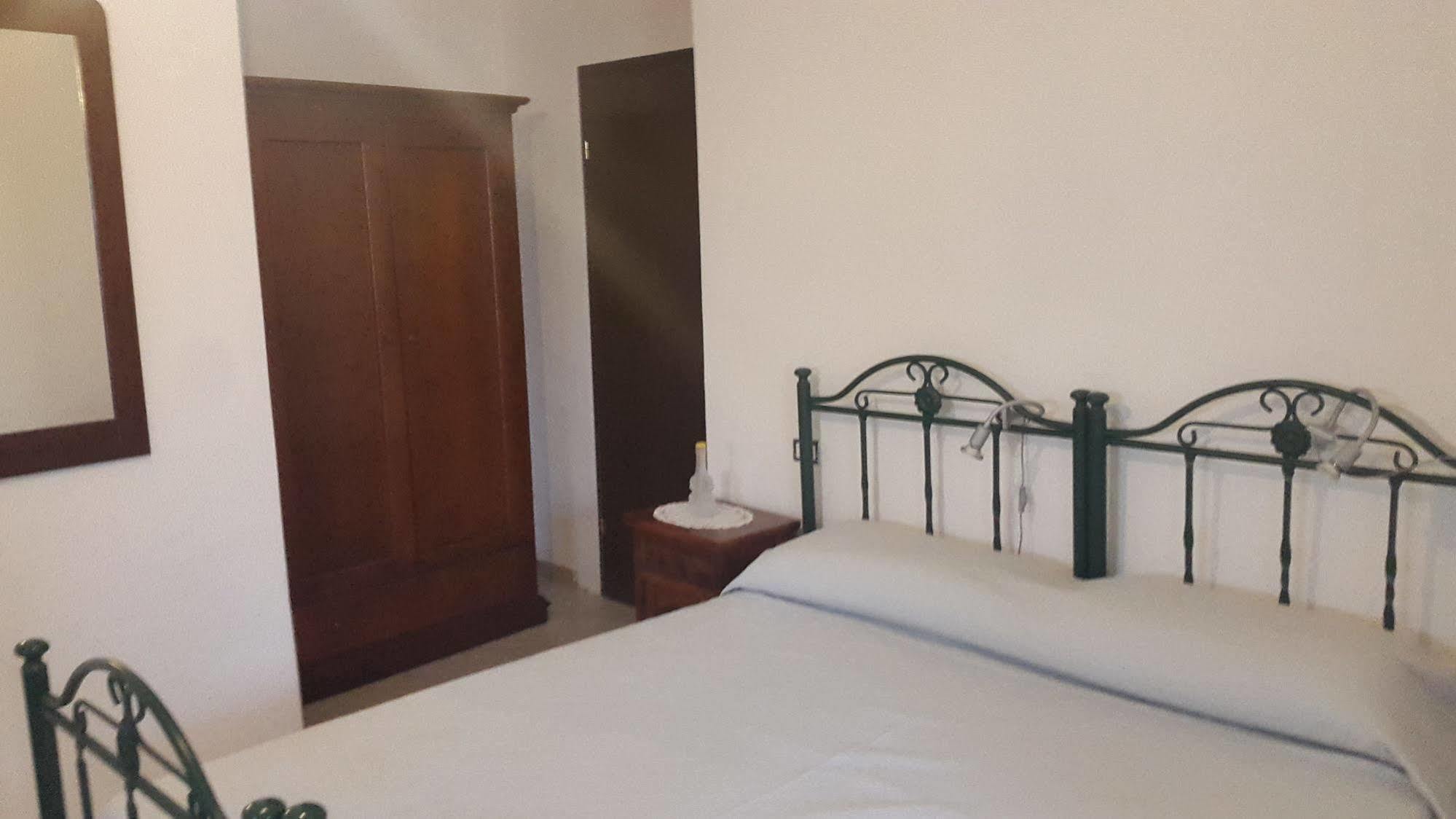 Affittacamere Peonia Oliena Dış mekan fotoğraf